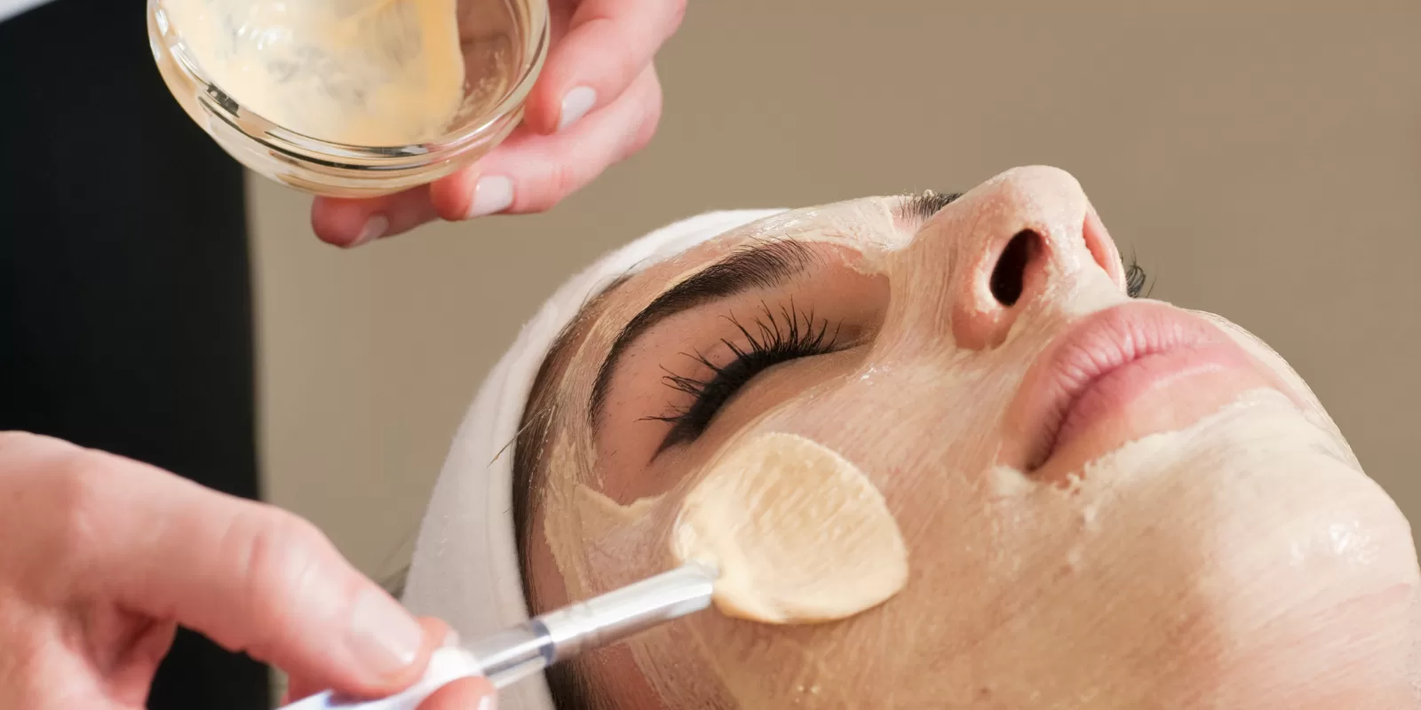 Classic Facial in Uxbridge: A Complete Guide to Healthy, Radiant Skin 1 Classic Facial in Uxbridge